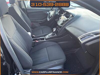 2018 Ford Focus SE   - Photo 30 - Huntington Beach, CA 92647