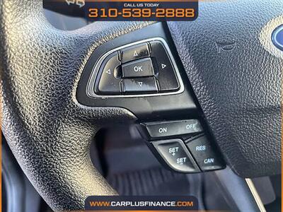 2018 Ford Focus SE   - Photo 14 - Huntington Beach, CA 92647