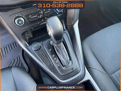 2018 Ford Focus SE   - Photo 17 - Huntington Beach, CA 92647