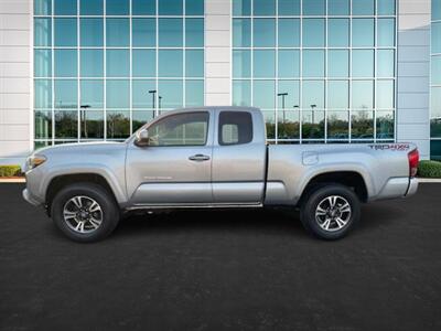 2017 Toyota Tacoma Access Cab TRD Sport  4 x 4 - Photo 4 - Huntington Beach, CA 92647