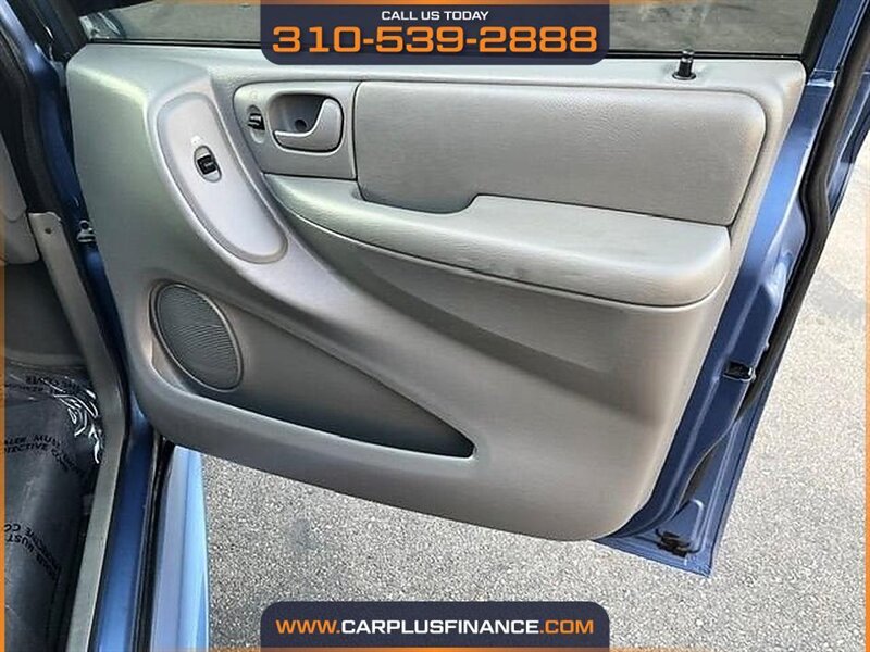 2007 Dodge Grand Caravan SXT - Photo 14 - Huntington Beach, CA 92647