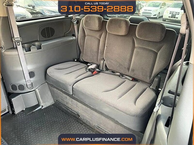 2007 Dodge Grand Caravan SXT - Photo 33 - Huntington Beach, CA 92647