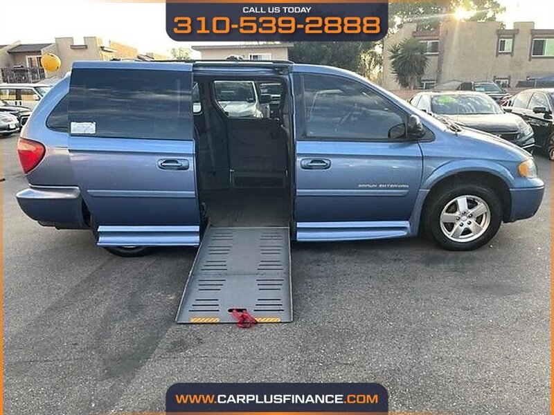 2007 Dodge Grand Caravan SXT   - Photo 1 - Huntington Beach, CA 92647