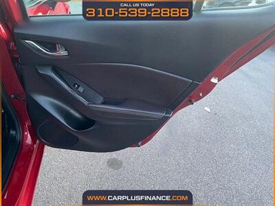 2018 Mazda MAZDA3 Touring   - Photo 15 - Huntington Beach, CA 92647