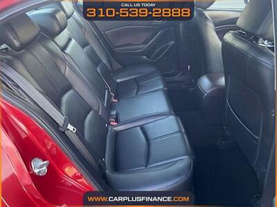 2018 Mazda MAZDA3 Touring   - Photo 14 - Huntington Beach, CA 92647