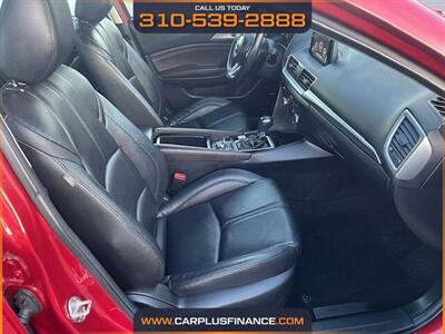 2018 Mazda MAZDA3 Touring   - Photo 12 - Huntington Beach, CA 92647