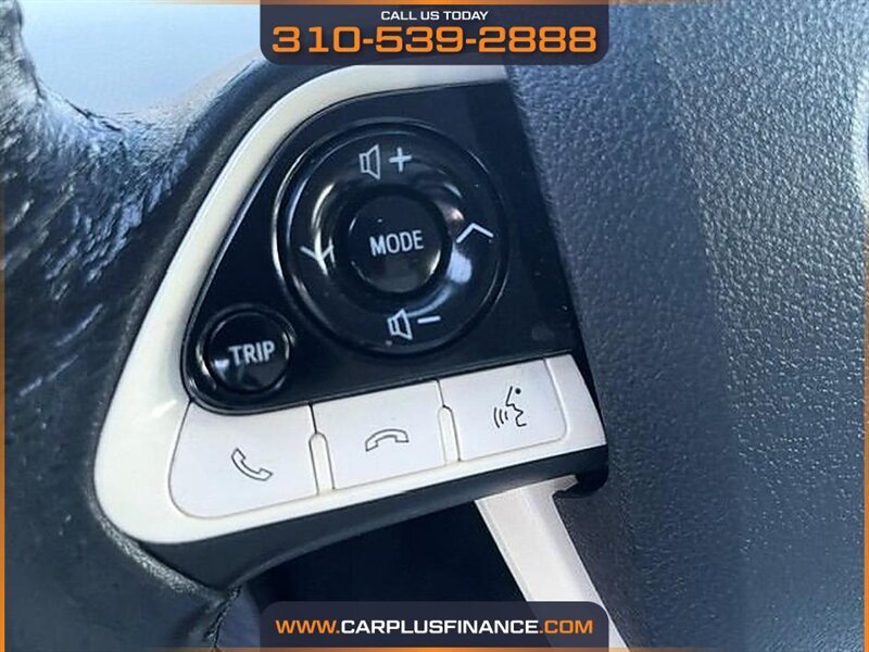 2016 Toyota Prius Four - Photo 15