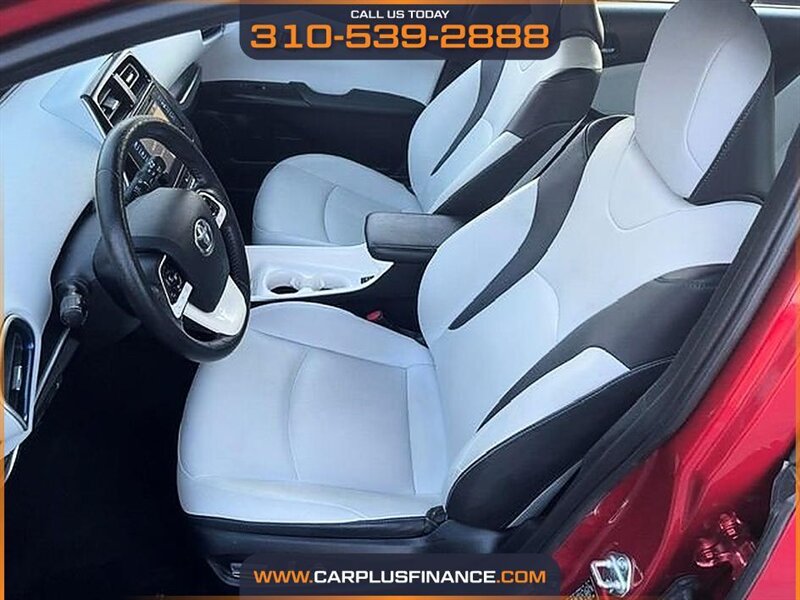 2016 Toyota Prius Four - Photo 12