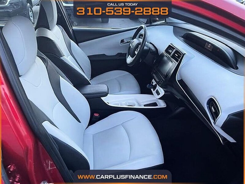 2016 Toyota Prius Four - Photo 30