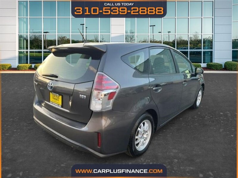 2017 Toyota Prius v Three - Photo 40