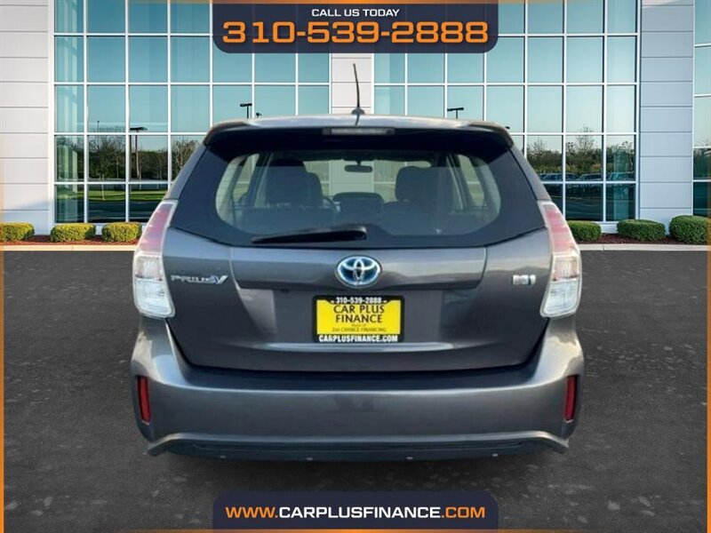 2017 Toyota Prius v Three - Photo 28