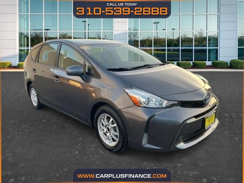 2017 Toyota Prius v Three - Photo 32