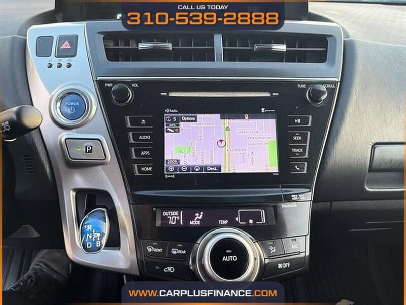 2017 Toyota Prius v Three - Photo 22