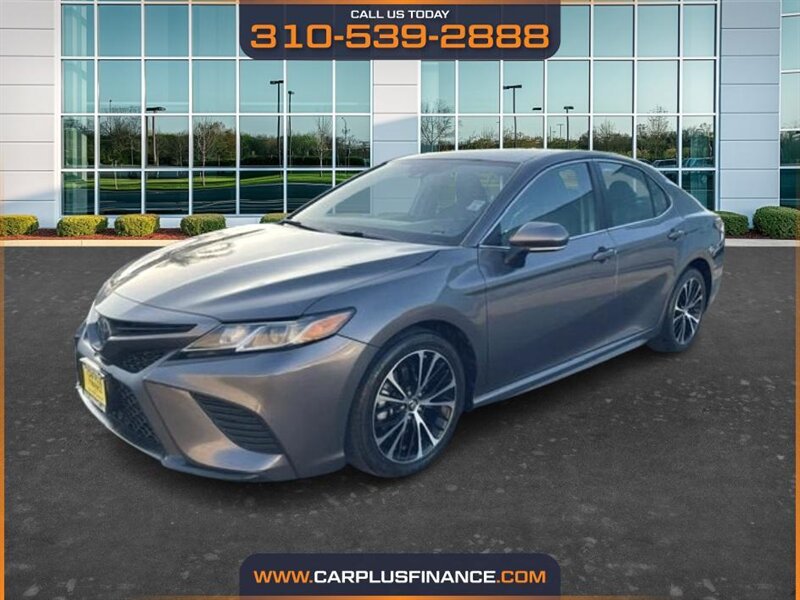 2019 Toyota Camry SE  
