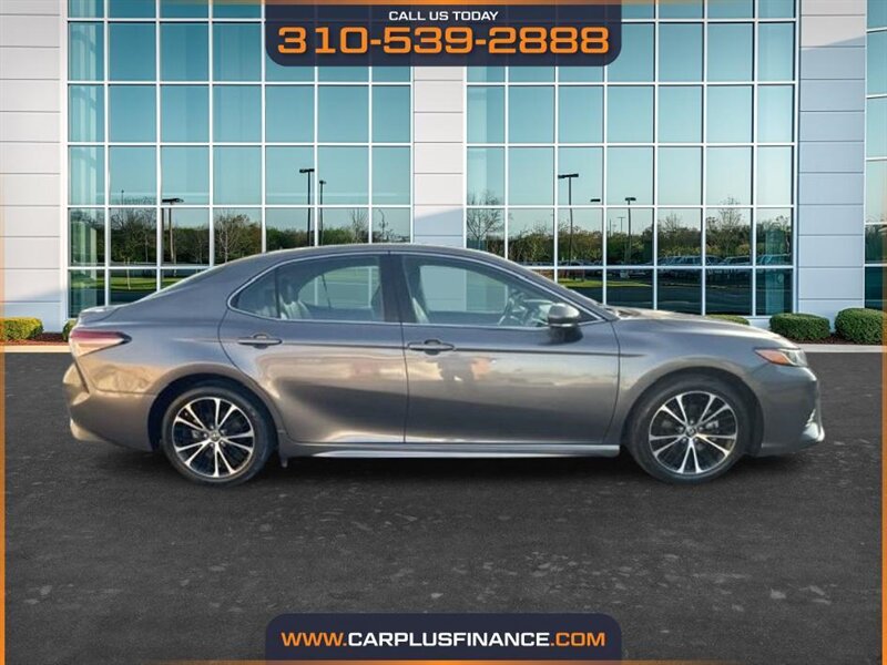 2019 Toyota Camry SE - Photo 32 - Huntington Beach, CA 92647