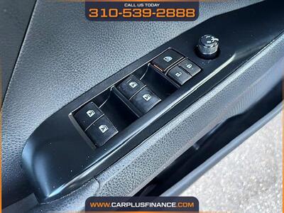 2019 Toyota Camry SE - Photo 12 - Huntington Beach, CA 92647