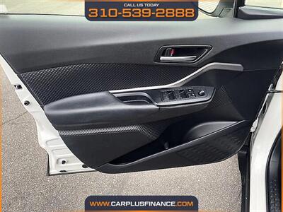 2020 Toyota C-HR C-HR LE   - Photo 3 - Huntington Beach, CA 92647