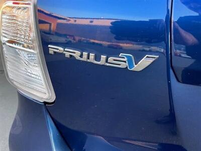 2017 Toyota Prius V Two   - Photo 17 - Huntington Beach, CA 92647