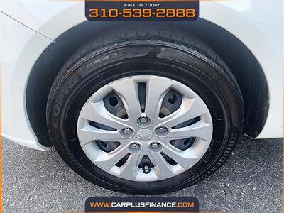 2010 Kia Forte EX   - Photo 5 - Huntington Beach, CA 92647