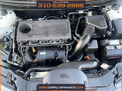 2010 Kia Forte EX   - Photo 6 - Huntington Beach, CA 92647