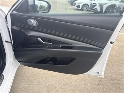 2024 Hyundai ELANTRA SEL   - Photo 13 - Dallas, TX 75252