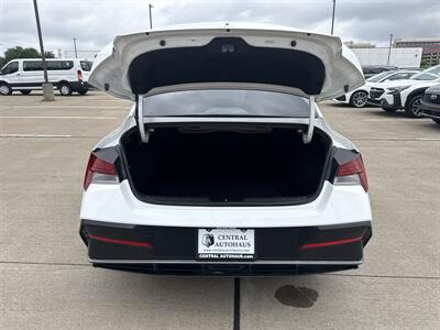 2024 Hyundai ELANTRA SEL   - Photo 14 - Dallas, TX 75252