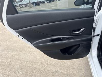 2024 Hyundai ELANTRA SEL   - Photo 11 - Dallas, TX 75252