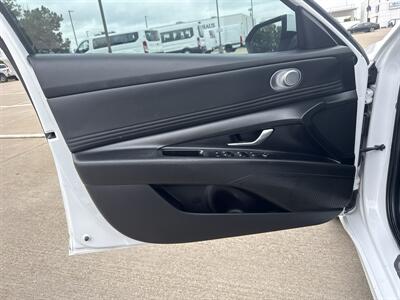 2024 Hyundai ELANTRA SEL   - Photo 10 - Dallas, TX 75252