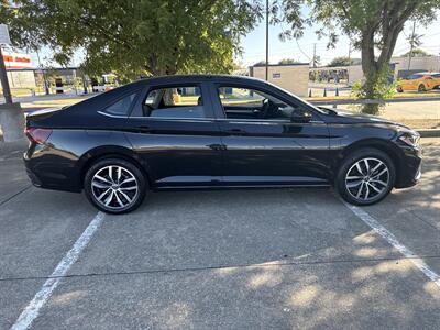 2025 Volkswagen Jetta SE - Photo 8 - Dallas, TX 75252