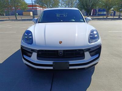 2024 Porsche Macan   - Photo 2 - Dallas, TX 75252