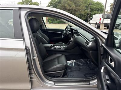 2025 Genesis G70 2.5T Standard   - Photo 20 - Dallas, TX 75252