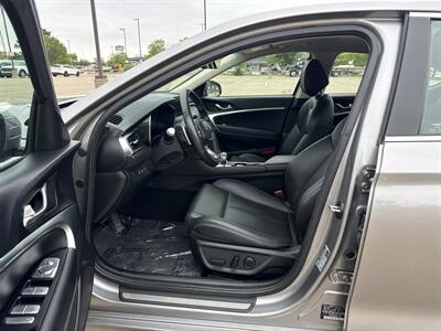 2025 Genesis G70 2.5T Standard   - Photo 17 - Dallas, TX 75252