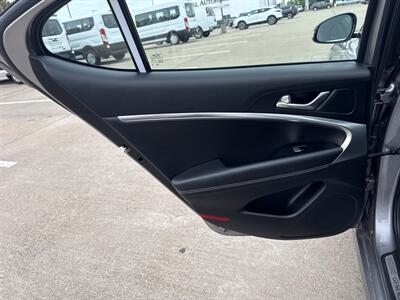 2025 Genesis G70 2.5T Standard   - Photo 10 - Dallas, TX 75252