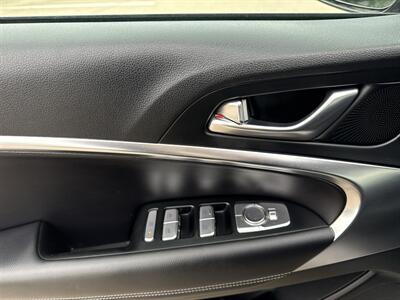 2025 Genesis G70 2.5T Standard   - Photo 11 - Dallas, TX 75252