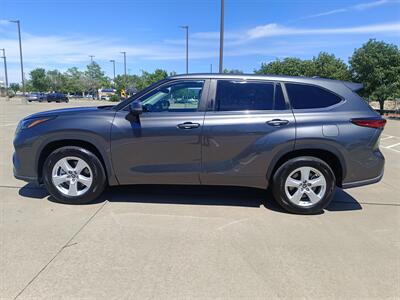 2023 Toyota Highlander LE   - Photo 4 - Dallas, TX 75252