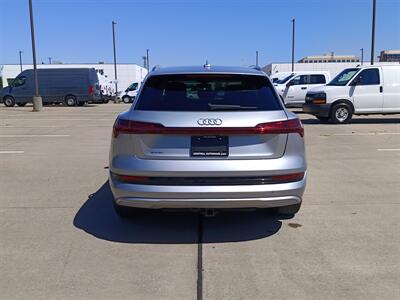 2019 Audi Q5 e-tron prestige   - Photo 6 - Dallas, TX 75252