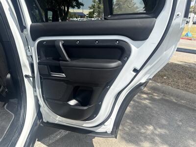 2025 Land Rover Defender 110 P300 S   - Photo 14 - Dallas, TX 75252