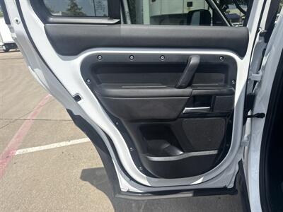 2025 Land Rover Defender 110 P300 S   - Photo 12 - Dallas, TX 75252