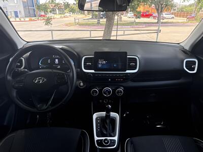 2024 Hyundai VENUE SEL   - Photo 24 - Dallas, TX 75252