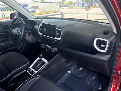 2024 Hyundai VENUE SEL   - Photo 23 - Dallas, TX 75252