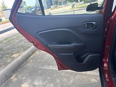 2024 Hyundai VENUE SEL   - Photo 13 - Dallas, TX 75252
