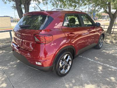 2024 Hyundai VENUE SEL   - Photo 7 - Dallas, TX 75252