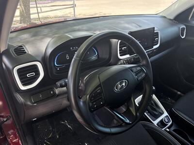 2024 Hyundai VENUE SEL   - Photo 18 - Dallas, TX 75252