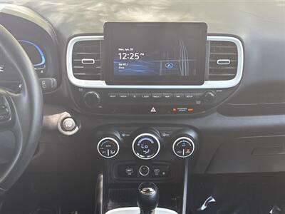 2024 Hyundai VENUE SEL   - Photo 25 - Dallas, TX 75252