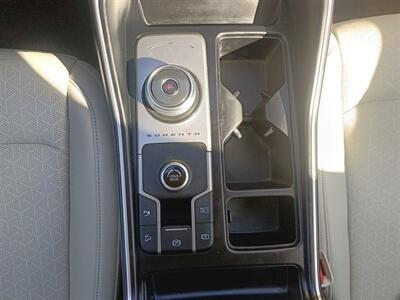 2022 Kia Sorento Hybrid S  Hybrid - Photo 30 - Dallas, TX 75252