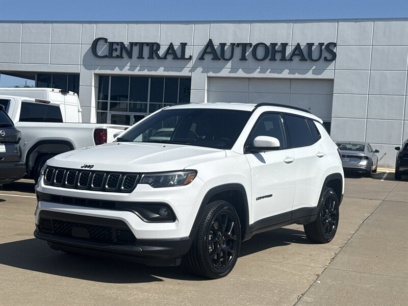 2025 Jeep Compass Latitude   - Photo 1 - Dallas, TX 75252