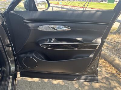 2025 Genesis GV70 2.5T Standard   - Photo 13 - Dallas, TX 75252