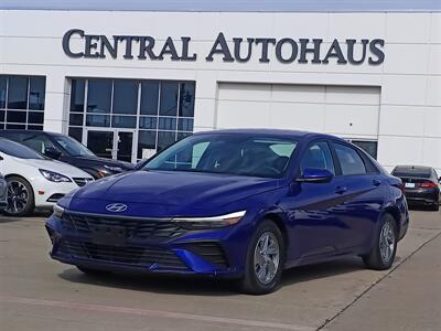 2024 Hyundai ELANTRA SE  