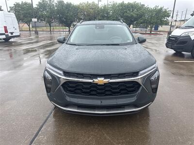 2025 Chevrolet Trax LT   - Photo 2 - Dallas, TX 75252