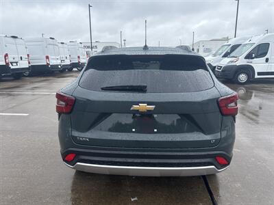 2025 Chevrolet Trax LT   - Photo 6 - Dallas, TX 75252